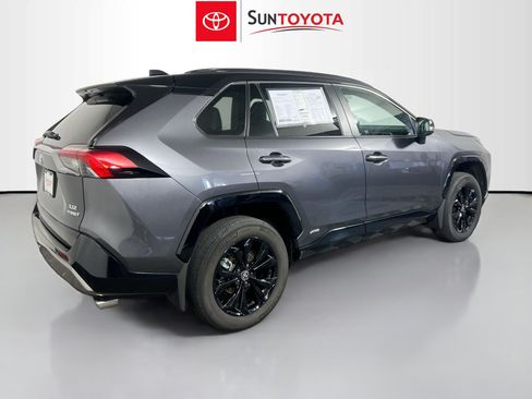 Used 2024 Toyota RAV4 XSE AWD/4WD image 4