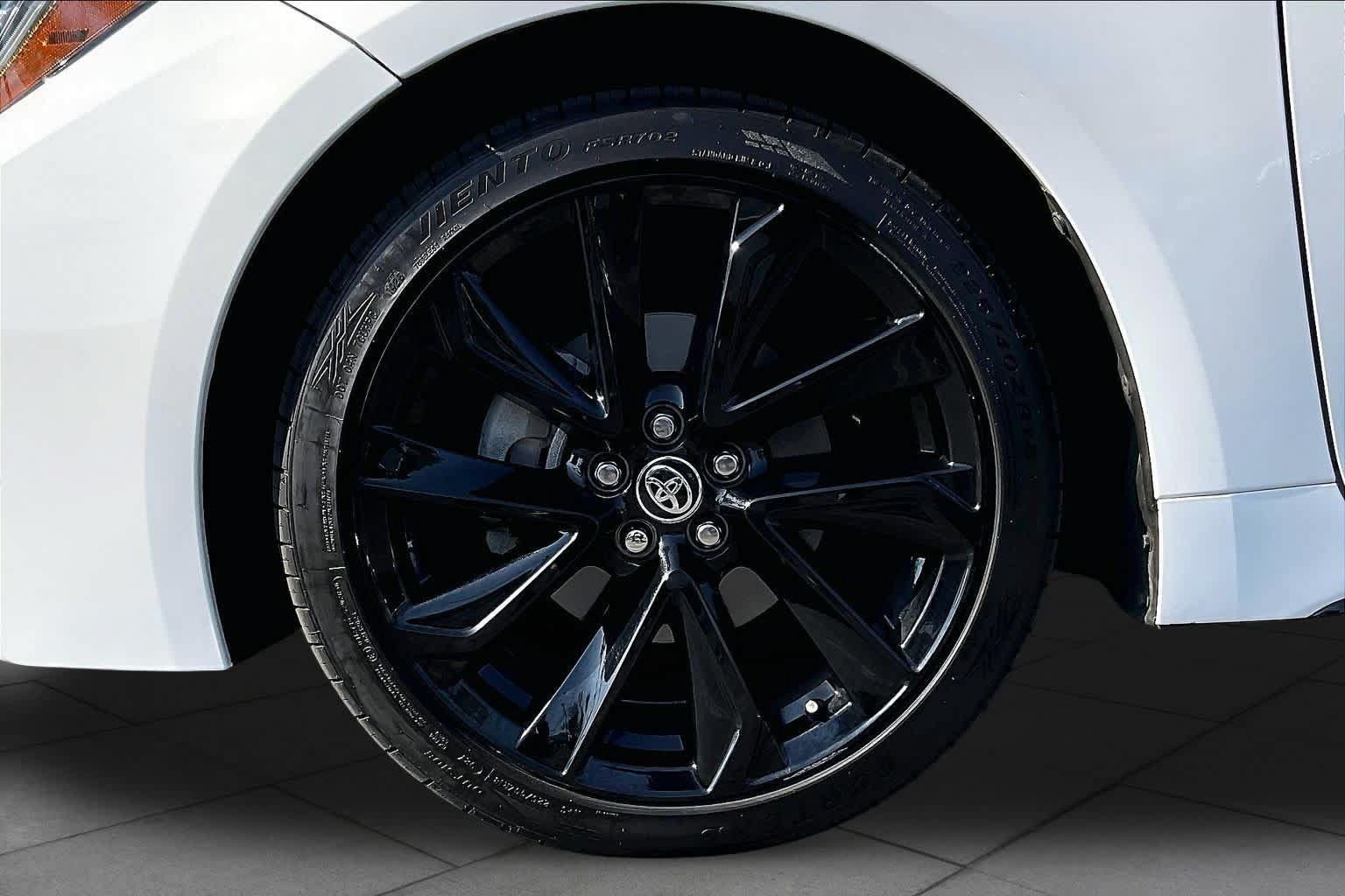 Used 2022 Toyota Corolla SE w/ Carpet Mat Package (TMS) FWD image 10