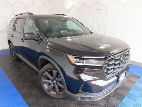Used 2023 Honda Pilot Sport image 5