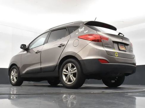 Used 2011 Hyundai Tucson GLS image 12