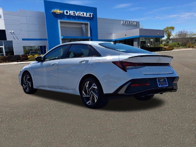 Used 2025 Hyundai Elantra Sport FWD image 24
