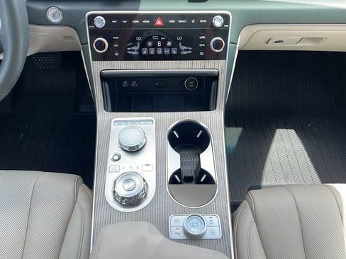 Certified 2025 Genesis GV80 2.5T Select AWD/4WD image 15
