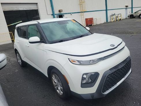 Used 2021 Kia Soul LX FWD image 1