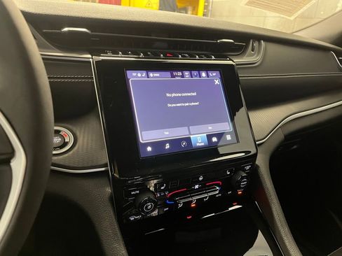 Used 2023 Jeep Grand Cherokee Altitude image 22