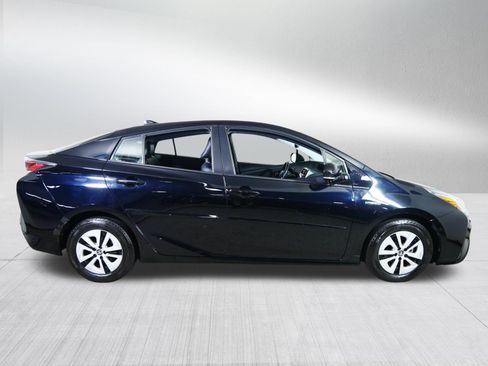 Used 2017 Toyota Prius Four w/ Protection Package FWD image 8