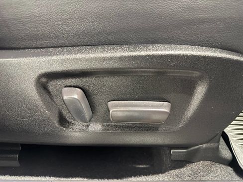 Used 2019 Toyota Highlander XLE image 20