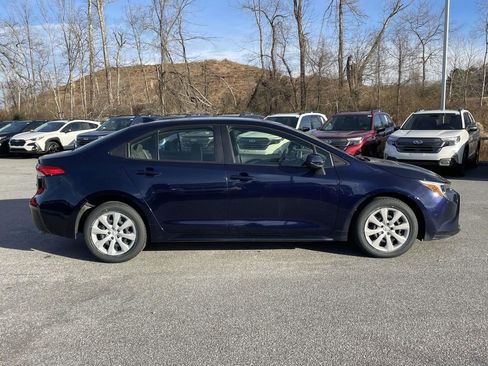 Used 2023 Toyota Corolla LE image 29