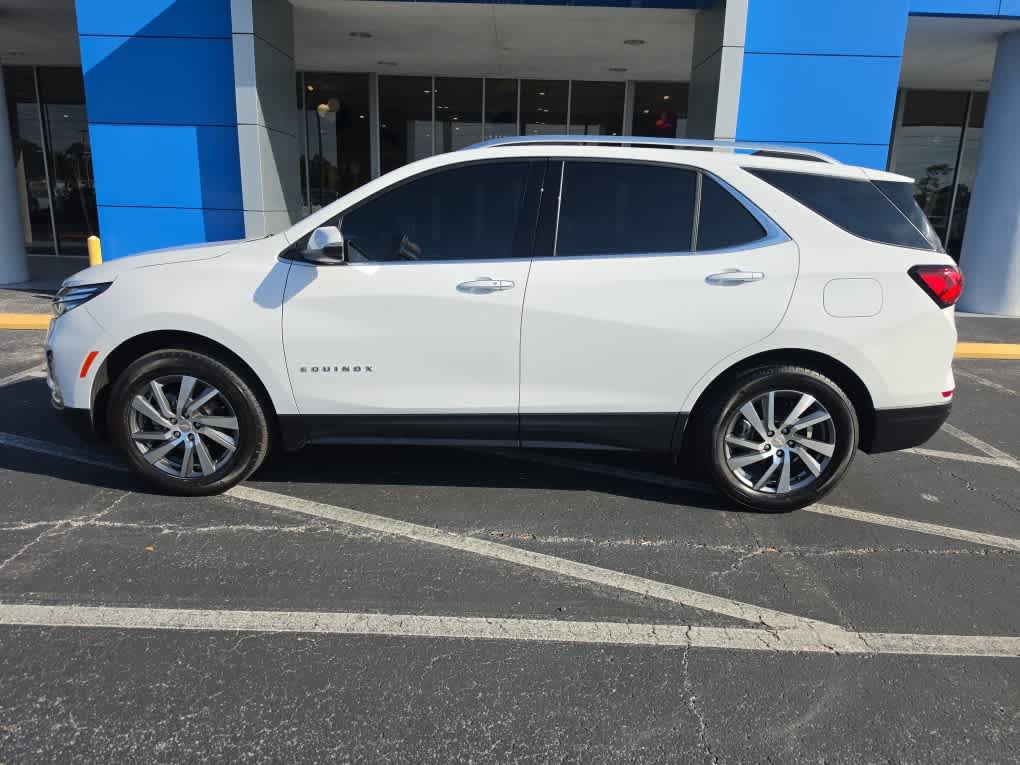 Used 2023 Chevrolet Equinox Premier AWD/4WD image 2