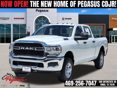 Used 2024 RAM 2500 Tradesman w/ Chrome Appearance Group AWD/4WD image 2