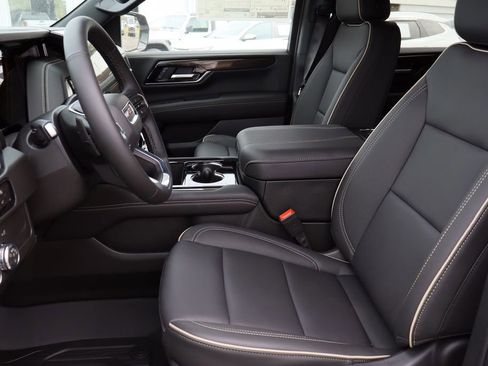 New 2026 GMC Yukon XL Elevation w/ LPO, Floor Liner Package image 17