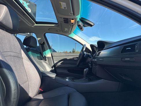 Used 2011 BMW 335i Sedan w/ Premium Pkg image 18