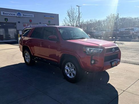 Used 2014 Toyota 4Runner SR5 image 3