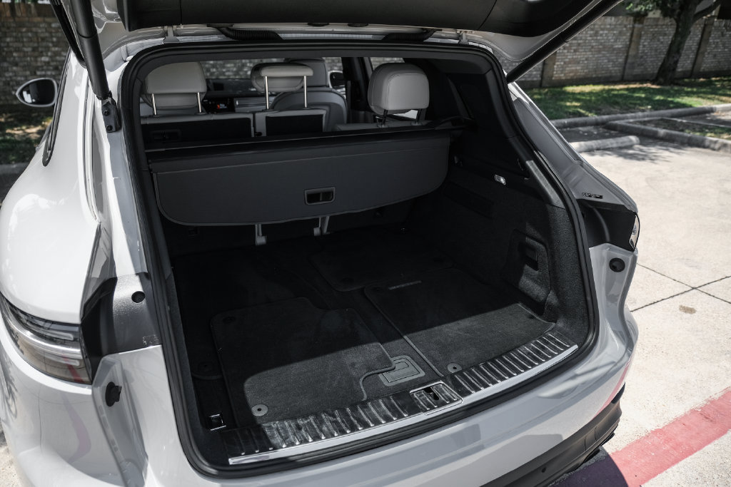 Used 2023 Porsche Cayenne S Platinum AWD/4WD image 73
