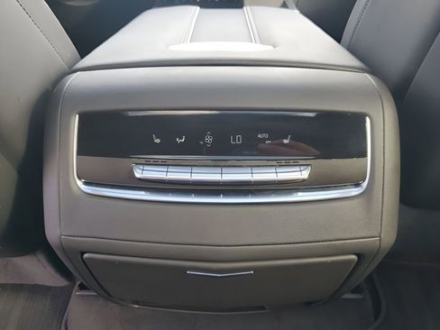 Certified 2025 Cadillac Escalade Premium Luxury image 23