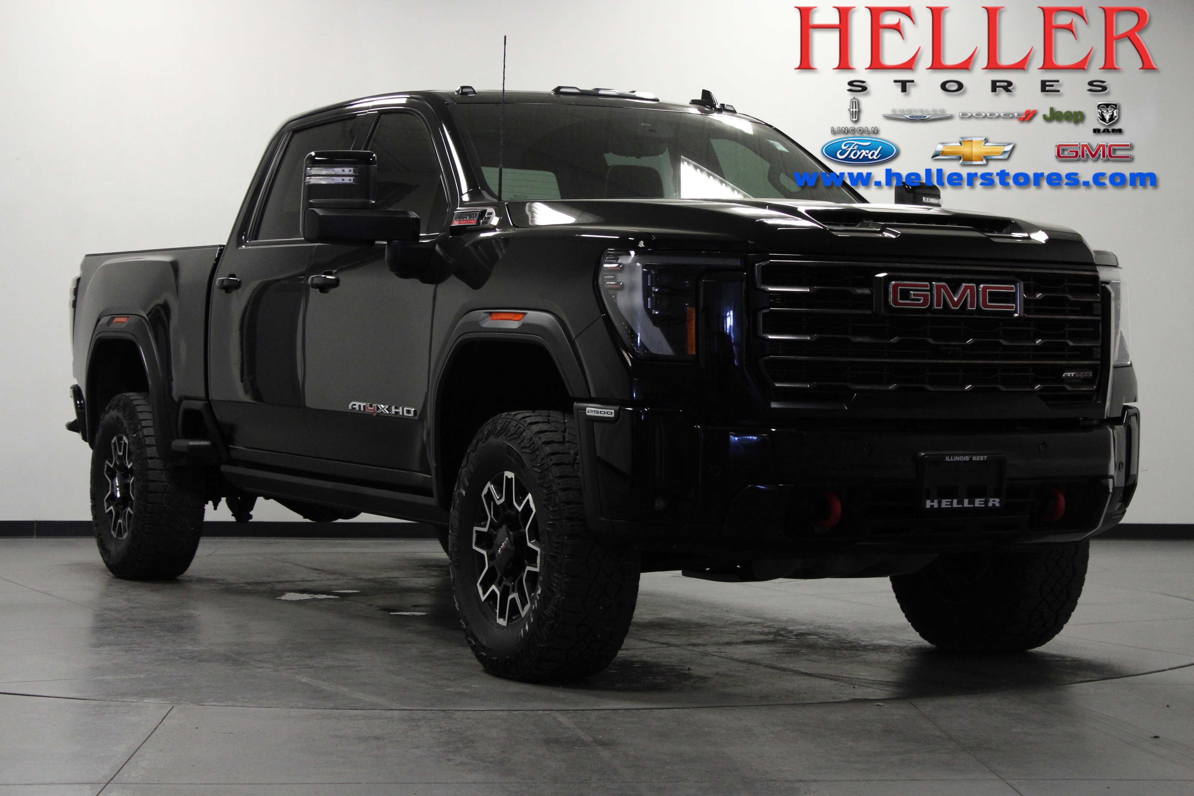 Used 2025 GMC Sierra 2500 AT4X AWD/4WD image 1