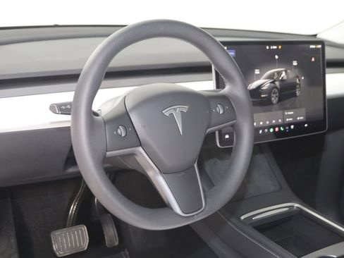 Used 2025 Tesla Model Y Long Range image 6