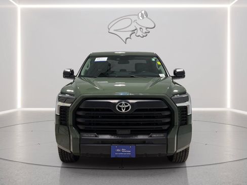 Used 2023 Toyota Tundra SR5 w/ SR5 Premium Package AWD/4WD image 8