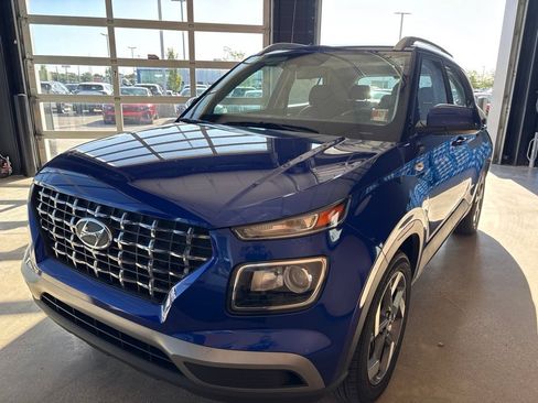 Used 2024 Hyundai Venue SEL FWD image 6