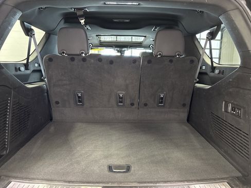 Used 2023 Chevrolet Suburban Premier w/ Premium Package image 39