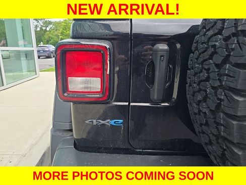 Used 2024 Jeep Wrangler Unlimited AWD/4WD image 13