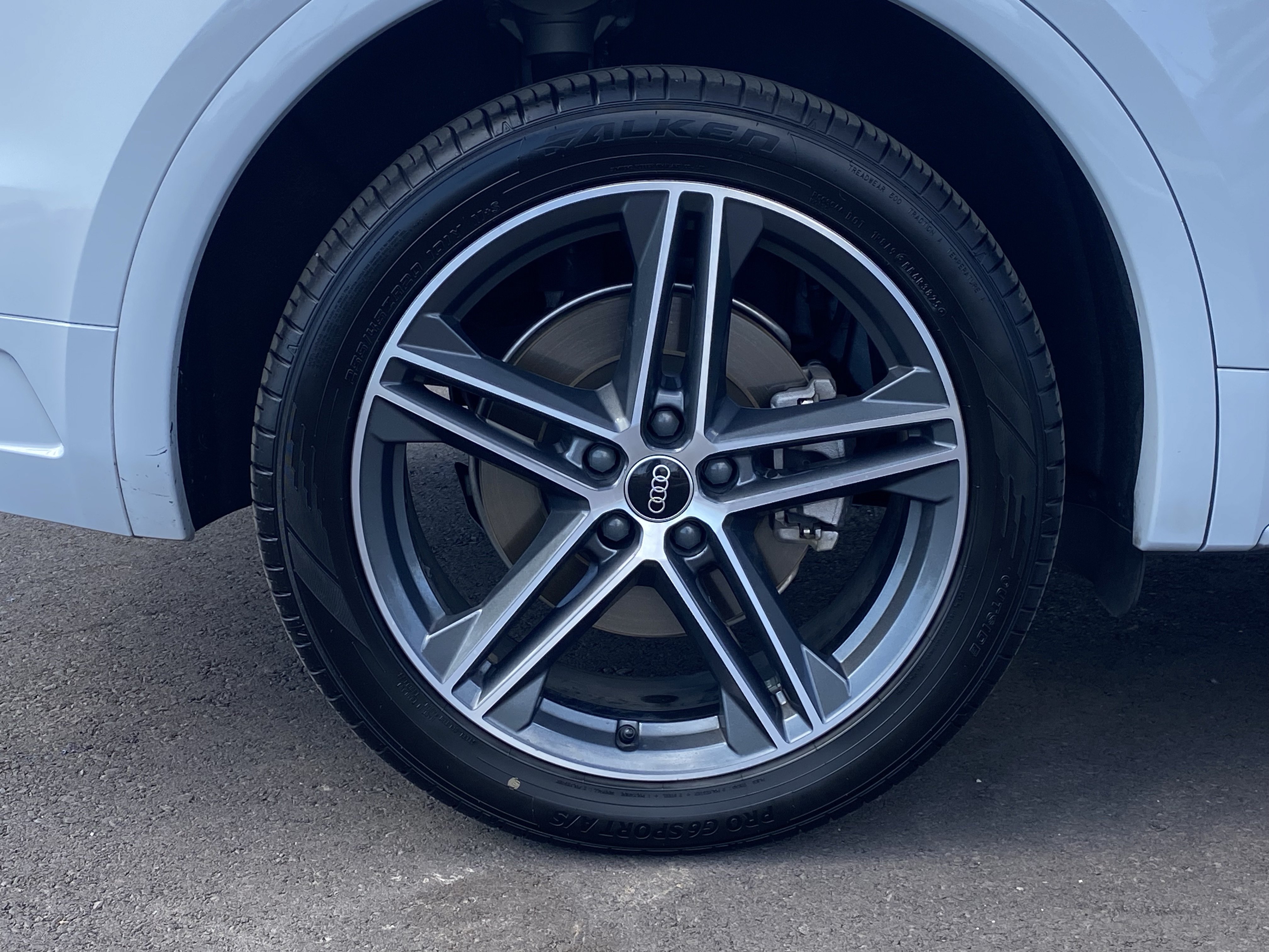Used 2021 Audi Q5 e Premium w/ Convenience Package AWD/4WD image 9