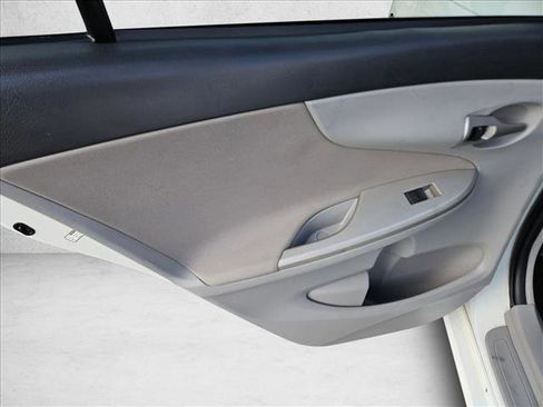 Used 2013 Toyota Corolla LE image 10