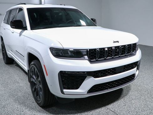 Used 2026 Jeep Grand Cherokee L Limited AWD/4WD image 5