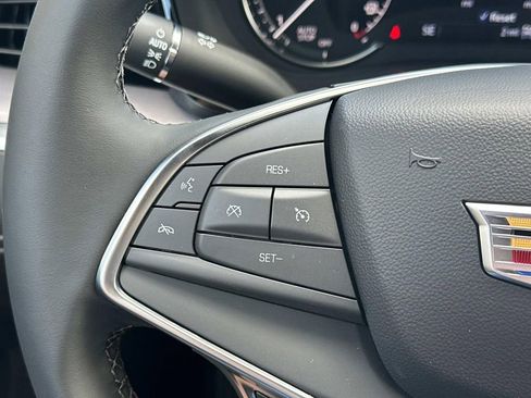 New 2025 Cadillac XT5 Luxury image 24