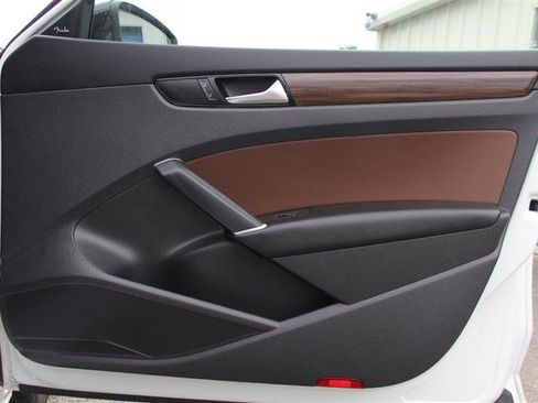 Used 2022 Volkswagen Passat 2.0T FWD image 19