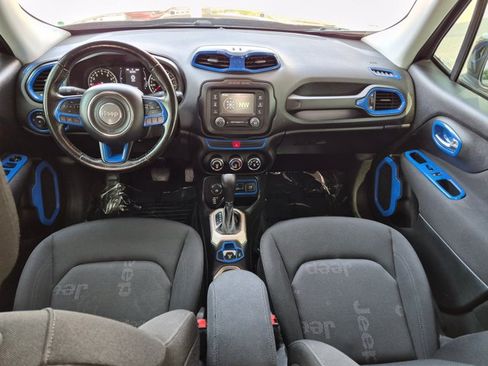 Used 2017 Jeep Renegade Latitude AWD/4WD image 18
