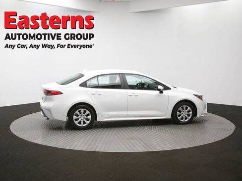 Used 2022 Toyota Corolla LE image 41