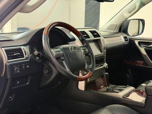 Used 2011 Lexus GX 460 w/ Convenience Pkg AWD/4WD image 19