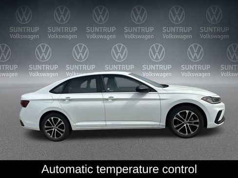 Used 2025 Volkswagen Jetta Sport FWD image 7