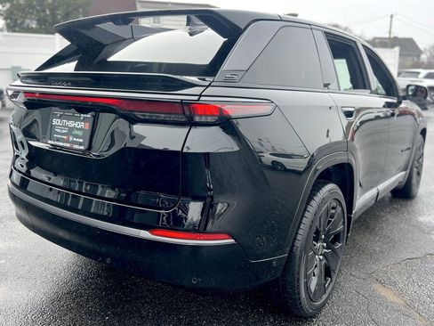 New 2024 Jeep Wagoneer Launch Edition image 8