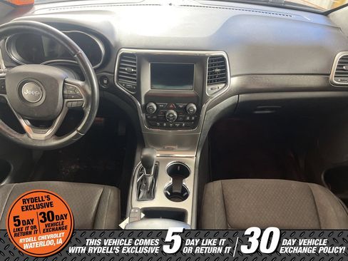 Used 2018 Jeep Grand Cherokee Laredo image 18