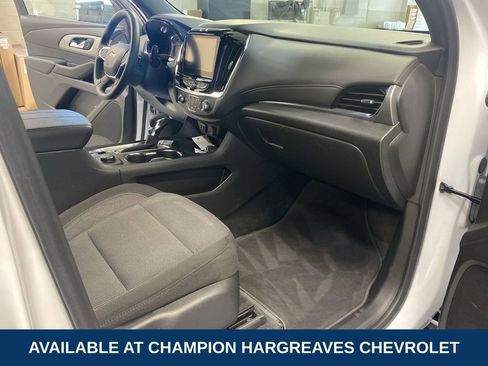 Used 2023 Chevrolet Traverse LT image 37