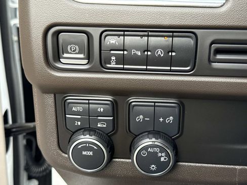 Used 2023 Chevrolet Tahoe LS image 40