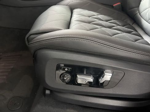 Certified 2024 BMW X7 xDrive40i w/ Premium Package image 10