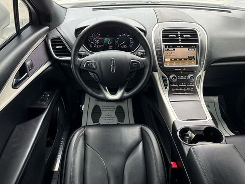 Used 2018 Lincoln MKX Premiere image 32