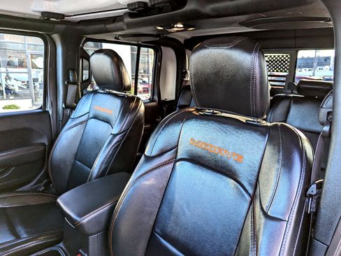 Used 2022 Jeep Gladiator Mojave w/ Cold Weather Group image 29