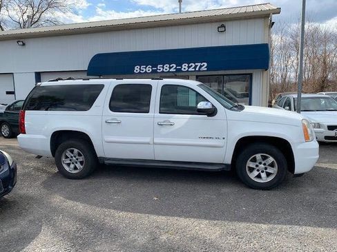Used 2007 GMC Yukon XL SLT w/ SLT Preferred Equipment Group image 10