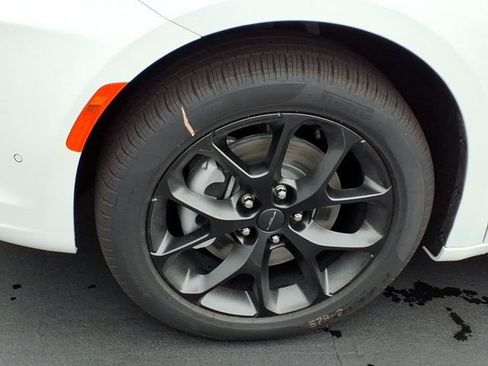 New 2027 Chrysler Pacifica Limited w/ S Appearance Package AWD/4WD image 22