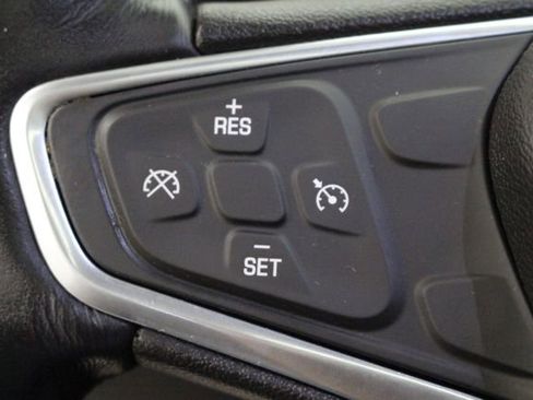 Used 2018 Chevrolet Equinox LT w/ Sun & Infotainment Package AWD/4WD image 13