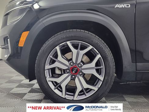 Used 2021 Kia Seltos SX w/ SX Sunroof Package AWD/4WD image 23