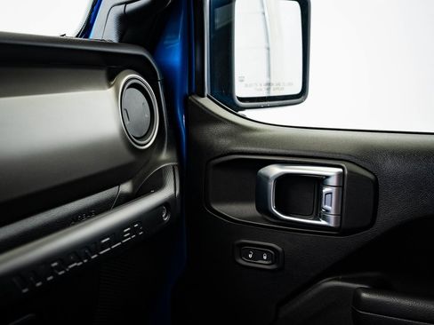 Used 2022 Jeep Wrangler Sport S image 36