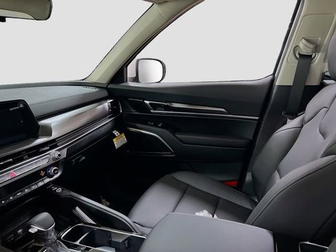 New 2025 Kia Telluride S image 25