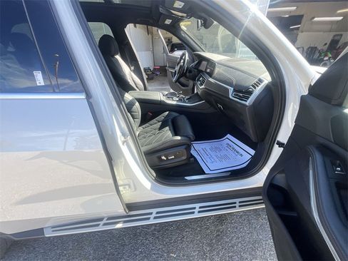 Used 2023 BMW X5 sDrive40i w/ Premium Package image 25