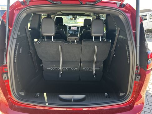 New 2026 Chrysler Pacifica Limited FWD image 12