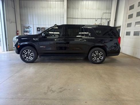 Used 2024 GMC Yukon XL AT4 AWD/4WD image 8