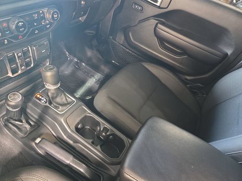 Used 2021 Jeep Wrangler Unlimited Sport AWD/4WD image 23
